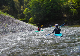ラフティング（川遊び）